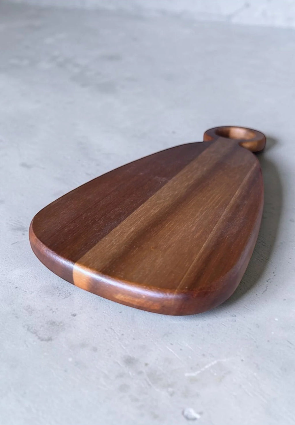 Acacia Serving Board with Ring